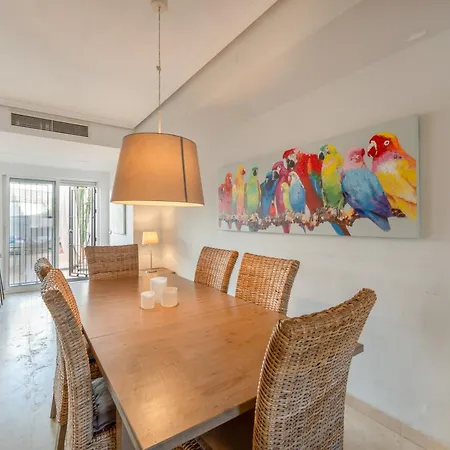 別荘 Beautiful Townhouse Beachfront マルベーリャ