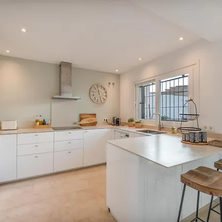別荘 Beautiful Townhouse Beachfront マルベーリャ