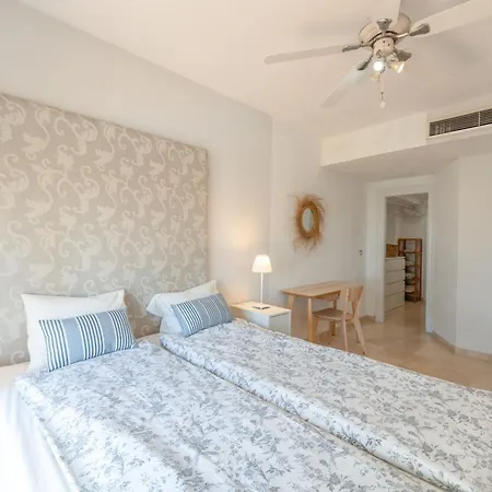 別荘 Beautiful Townhouse Beachfront *