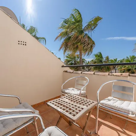 Beautiful Townhouse Beachfront マルベーリャ